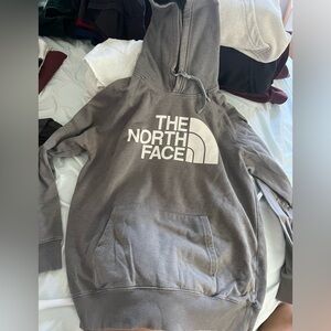 women’s north face hoodie